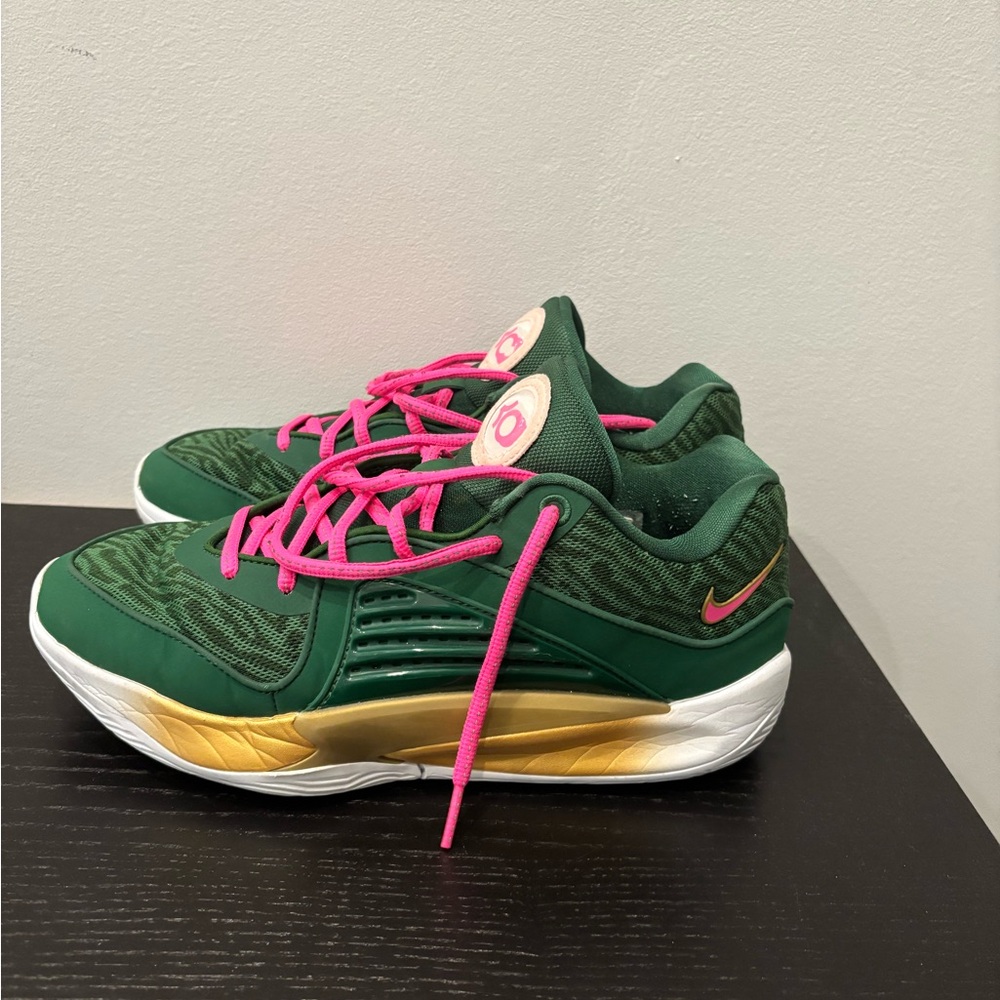 Nike KD 16 Green with pink highlights Size 7